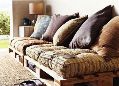 有趣更省钱！搬运货物的栈板改装做沙发座椅——武汉装修省钱妙招